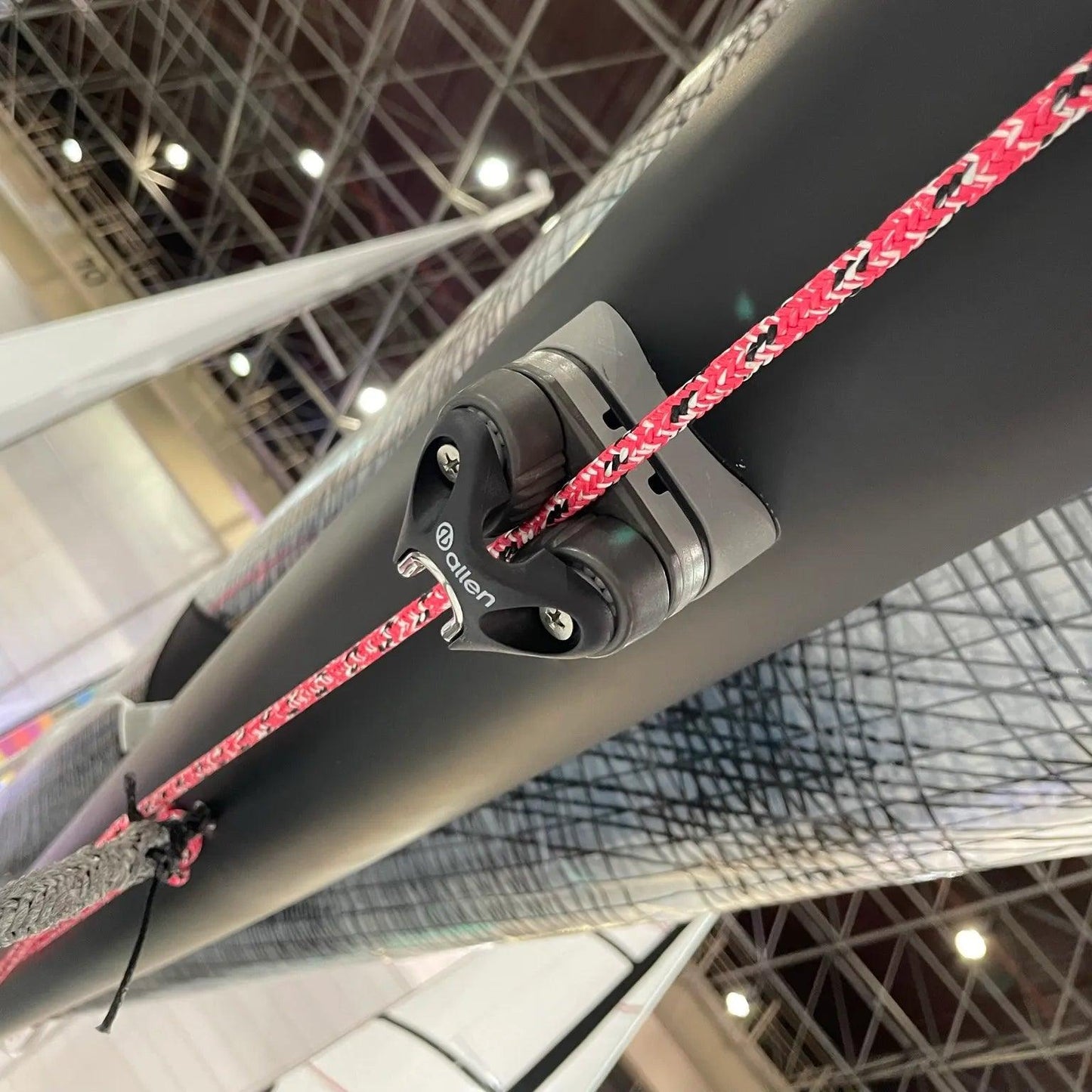 Taquet coinceur pour cordage avec filoir Mega Pro Lead 2-6mm ALLEN A..77-497