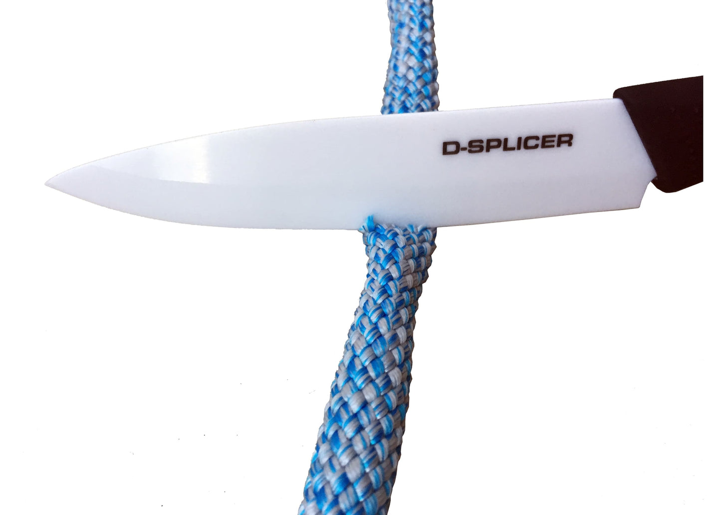 Le couteau D-SPLICER ceramik est un outil professionnel pour couper les cordages en fibres Dyneema®, Spectra®, Technora® ou Vectran®. Grâce à la dureté du matériau, la lame en céramique reste tranchante beaucoup plus longtemps que les lames en acier conventionnelles et ne peut pas non plus rouiller. Livré avec étui de lame.