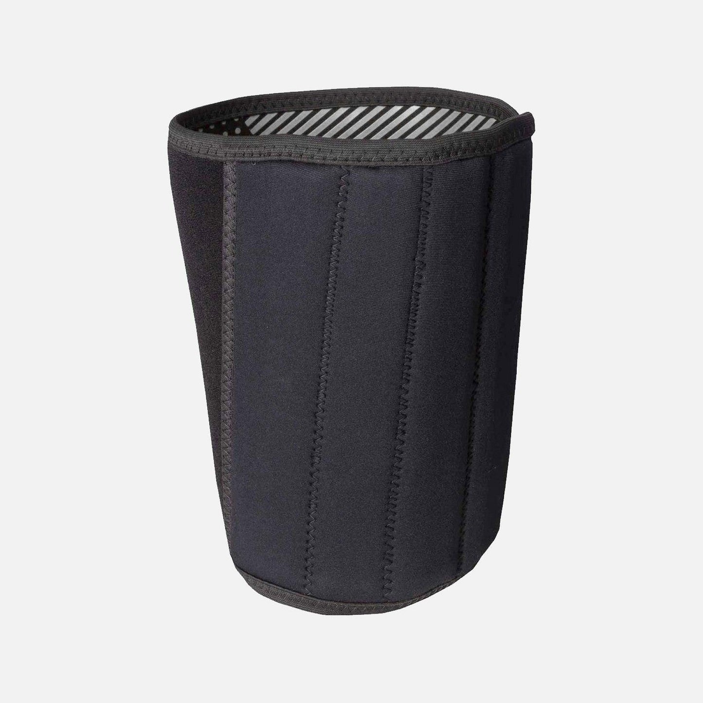 Les Pads de Rappel Endurance Magic Marine combinent innovation et performance. Avec leur design léger, leurs sangles ajustables et leur construction moulée en EVA, ils offrent un confort et un maintien exceptionnels, même pendant les longues sessions en mer.