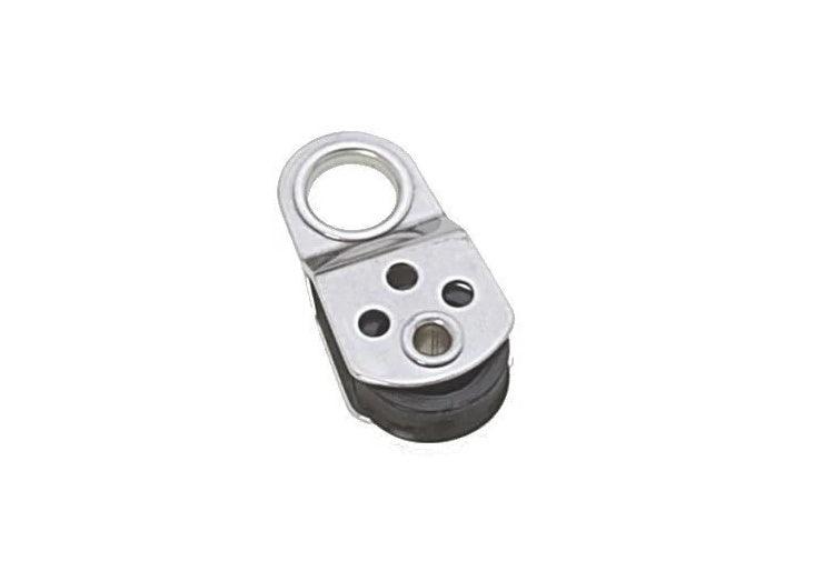 Poulie Micro Viadana simple avec réa de 17 mm, conçue pour cordages jusqu'à 5 mm et supportant une charge de rupture de 300 kg. Compacte, robuste, et idéale pour les réglages précis sur les petites embarcations.