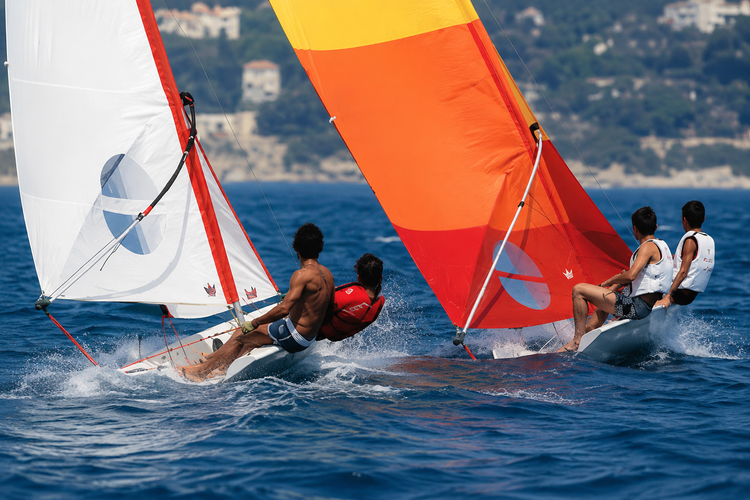 Commandez dès maintenant votre TAUD WIZZ DESSUS DYED POLYESTER. Ajoutez au panier ce FOC WIZZ indispensable pour votre dériveur WIZZ sur Pro Emotion Yachting. Commandez à un prix bas cette Grand-VOILE WIZZ.