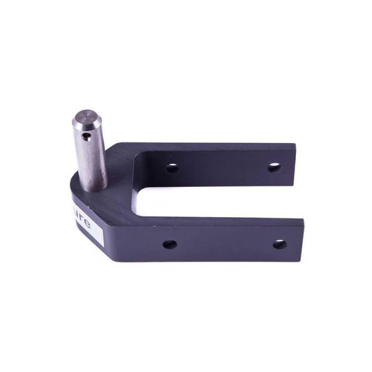 L’image présente un aiguillot SEASURE 18.44 fabriqué en aluminium anodisé, spécialement conçu pour résister aux environnements marins. Ce composant nautique dispose d’une largeur de 32 mm et d’une longueur totale de 58 mm, avec un diamètre d’axe de 8 mm. Compact et robuste, il est idéal pour assurer une fixation solide et durable des gouvernails sur les petites et moyennes embarcations.