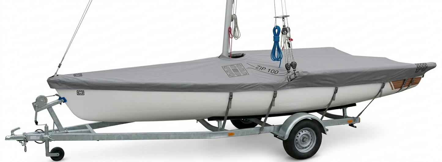 Commandez dès maintenant sur Pro Emotion Yachting le taud 49er dessus avec protection des échelles.