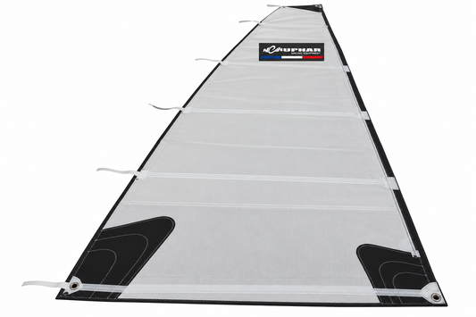 Grand-voile Nénuphar compatible catamaran Tyka fabriquée en France.