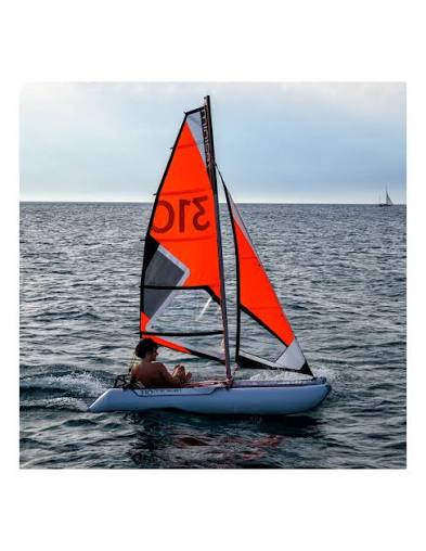 MiniCat 310 Sport catamaran gonflable transportable.