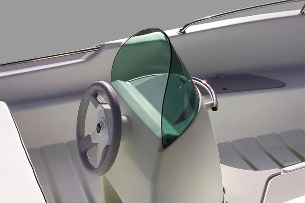 Rigiflex Cap 400 bateau de plaisance plastique PU pas cher balade famille