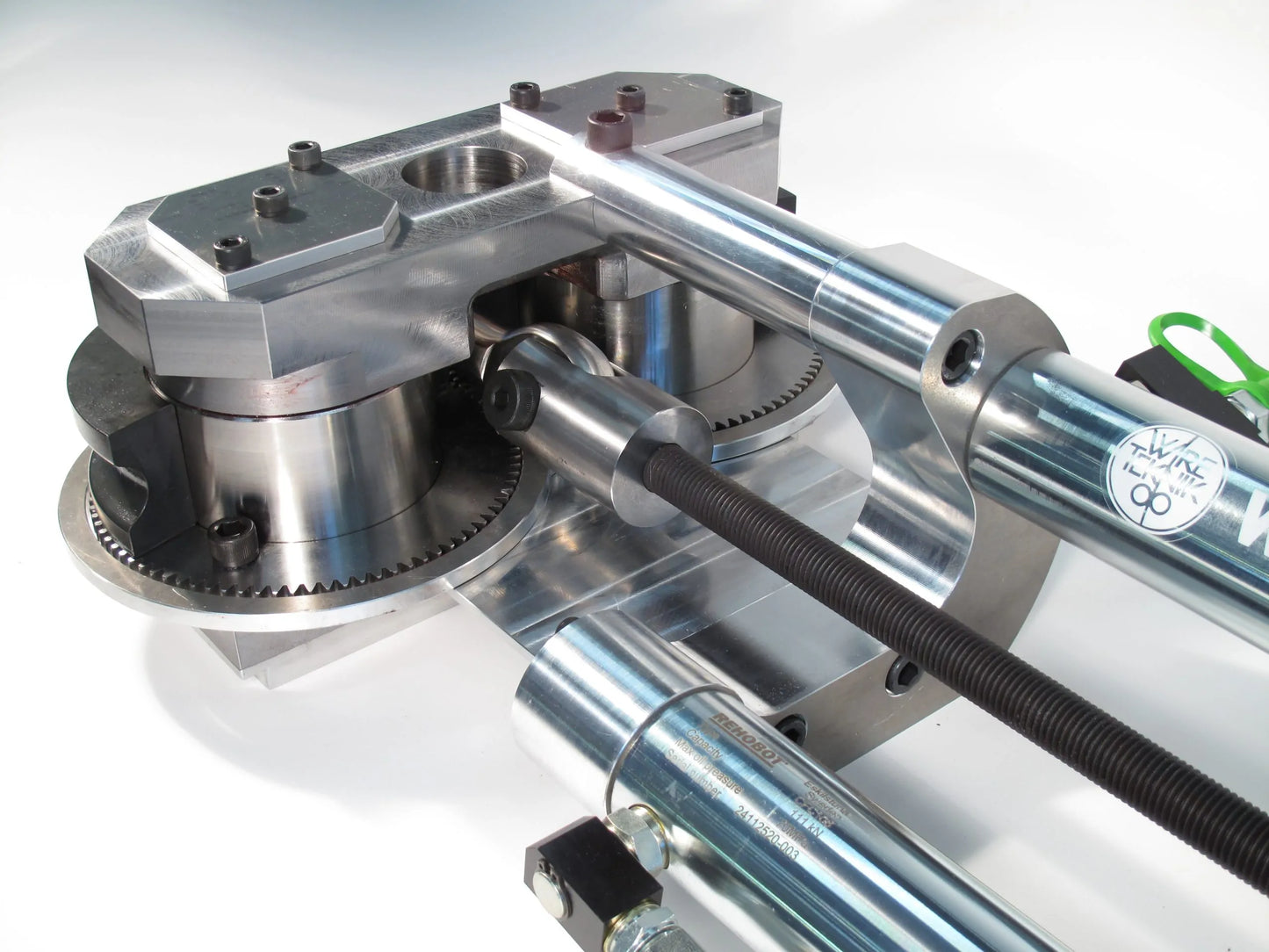 Sertisseuse professionnelle Wireteknik A360 atelier gréement