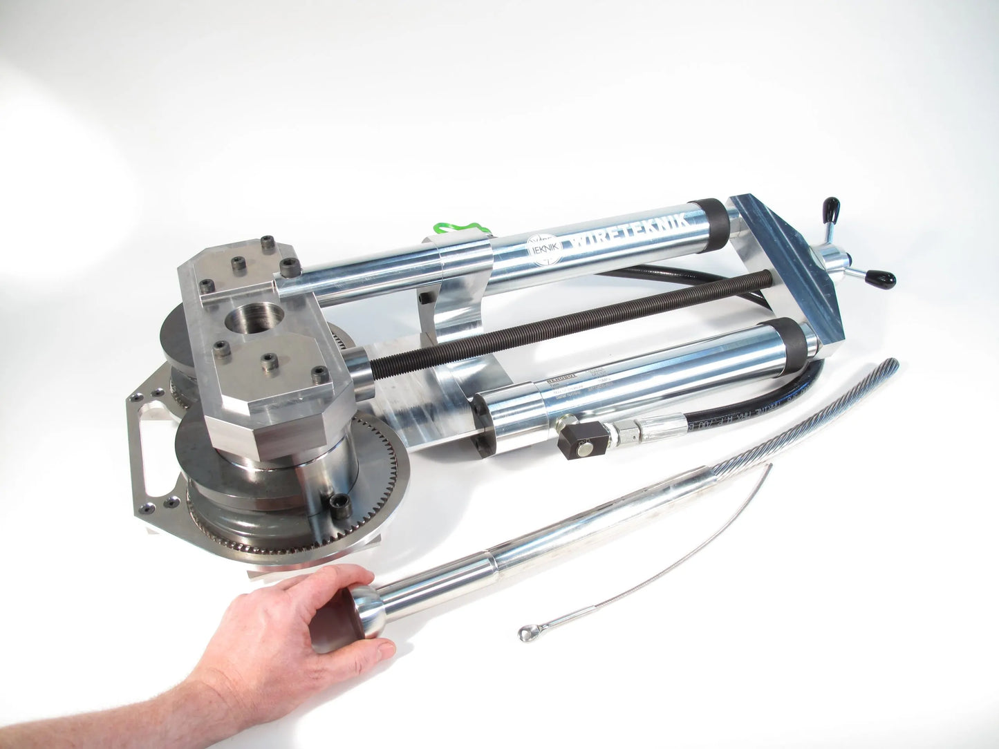 Sertisseuse professionnelle Wireteknik A360 atelier gréement