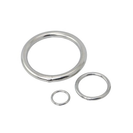 Anneaux ronds en acier inoxydable, adaptés aux voiliers et catamarans, parfaits pour des applications marines simples.