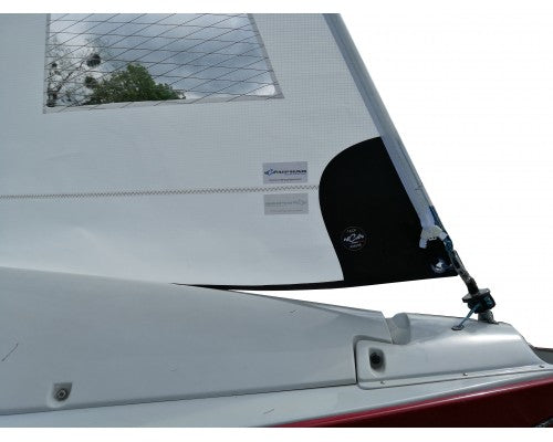 Nénuphar est une marque réputée pour la fabrication d'équipements nautiques de haute qualité. Spécialisée dans les accessoires et composants pour les sports de voile, elle s'engage à offrir des produits durables, performants et adaptés aux besoins des passionnés de navigation. Grâce à son expertise et à son savoir-faire, Nénuphar garantit des produits qui allient innovation, solidité et fonctionnalité, tout en répondant aux exigences des pratiquants les plus exigeants.