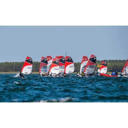 Open Skiff dériveur moderne voile enfants Pro Emotion