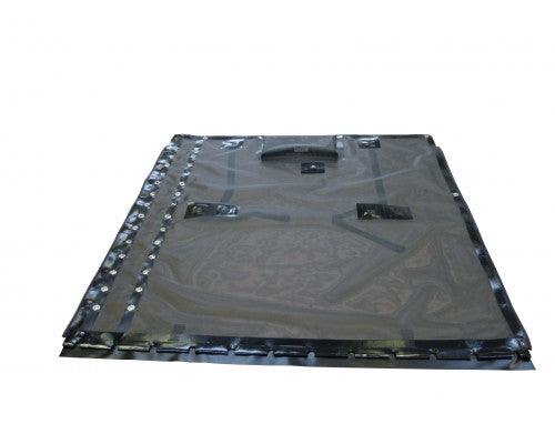 Trampoline compatible pour Edelcat 15, en tissu mesh noir.  Vérifiez la compatibilité avec votre bateau en ouvrant le plan en pièce jointe.  Ce type de trampoline est fabriqué à la commande, et n'est ni repris, ni échangé.