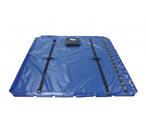 Fabriqué en France. Ce trampoline de Sea Cat est conçu pour une résistance élevée et une utilisation intensive. Fabriqué en forte bâche polyester en finition Antigliss ou grain cuir. Les oeilletséventuels sont à dents et toujours posés avec un renfort en sangle. Poche en filet de rangement.