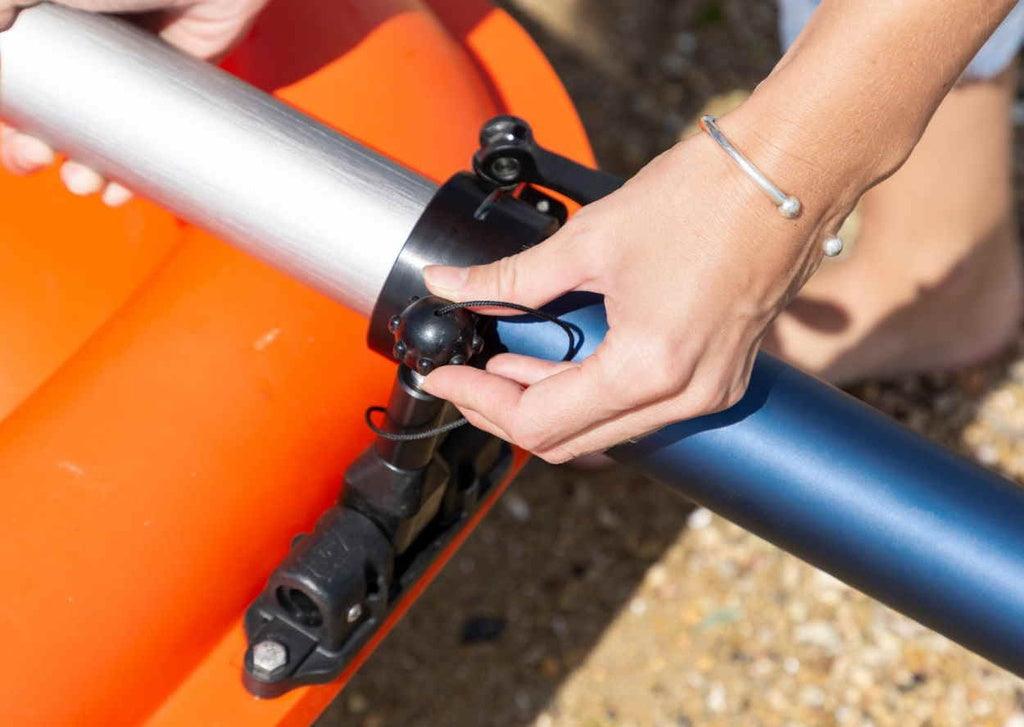 Moteur électrique hors-bord portable TEMO 450 pour annexe bateau.